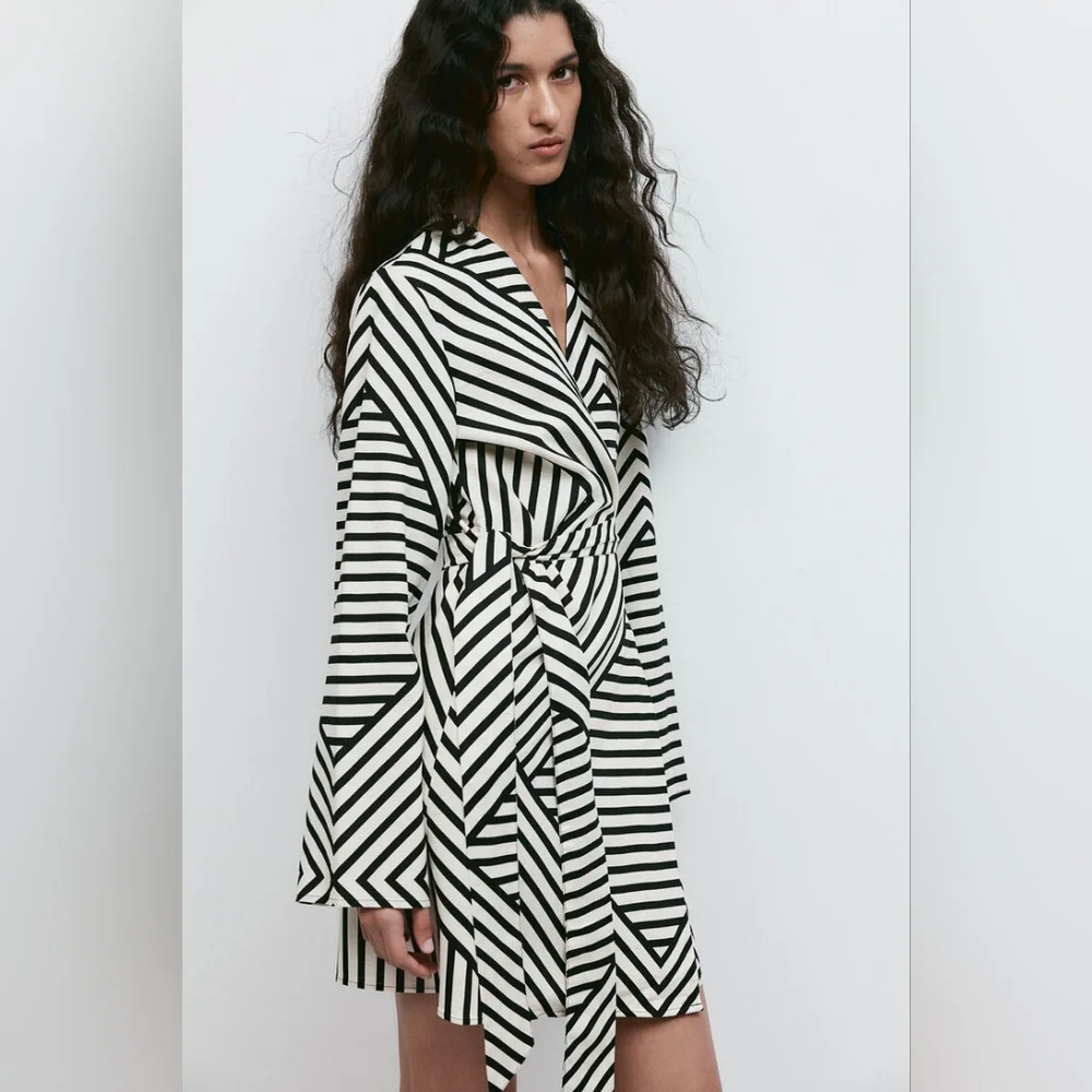 H&M Linen Blend Wrap Dress - Picture 2 of 8